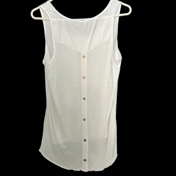 Outback Red sleeveless shirt - Picture 5 of 8